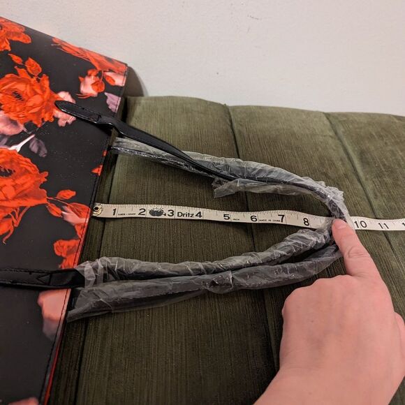 NWOT Victoria’s Secret Black Floral Barbiecore Rose Pattern Large Tote Bag - Picture 7 of 13